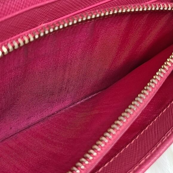 💯 Authentic Prada Safiano Long Wallet 🍀 - Picture 12 of 14